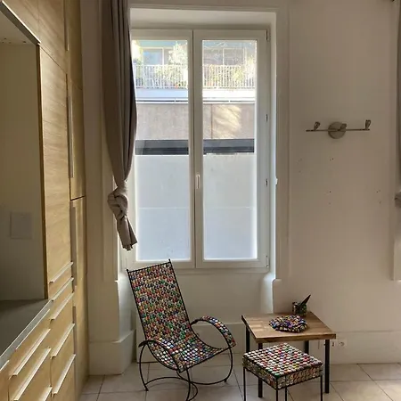 Intimate Near Republique * Paris
